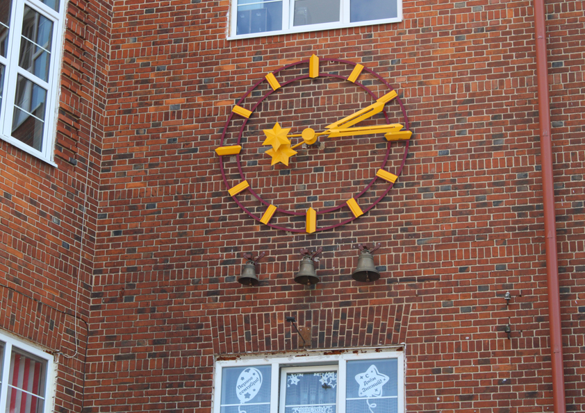 Фасадные часы с колоколами