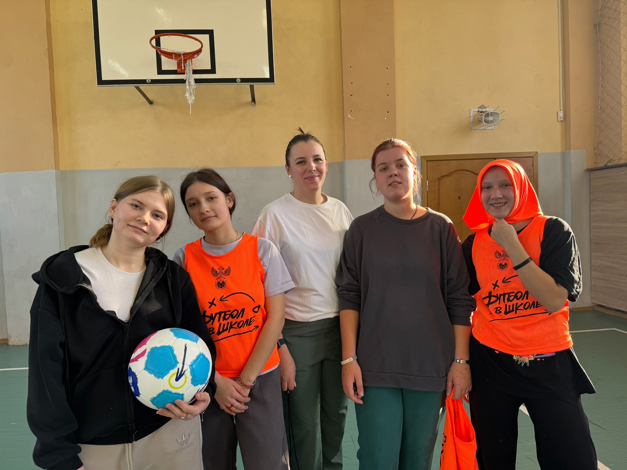 Минифутбол в школе Минифутбол в школе.